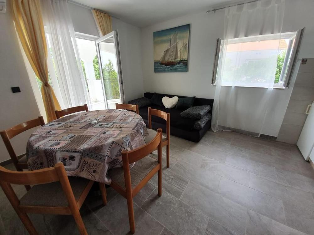 מסלניקה Apartmani Lucija מראה חיצוני תמונה